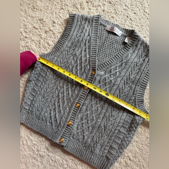 Vtg sweater vest - Picture 3 of 5